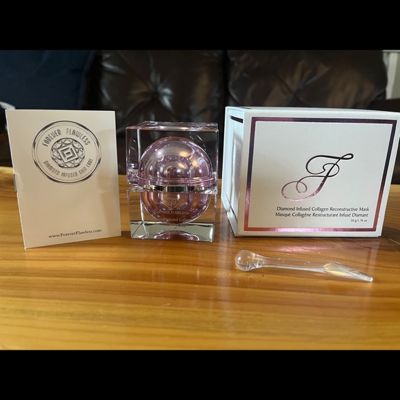 DIAMOND INFUSED COLLAGEN RECONSTRUCTIVE MASK - Picture 2 of 2